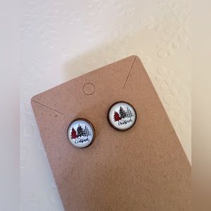 ❄️ Sale! NWT Christmas Tree Earrings .5” Button Glass & Metal Stud Earrings